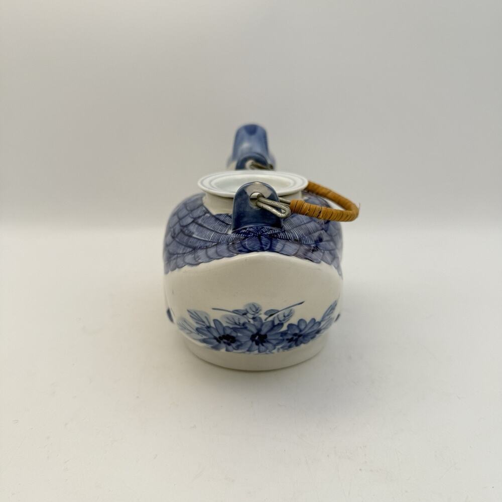 VTG Hand Painted Chinoiserie Tea Pot Duck Shaped Blue White Handle Porcelain - Picture 3 of 8
